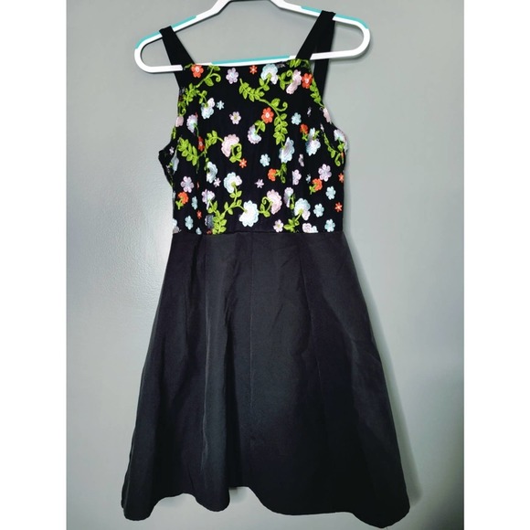Superfoxx Black Floral Embroidered Fit & Flare Mini Dress Sz Medium M - Picture 1 of 4